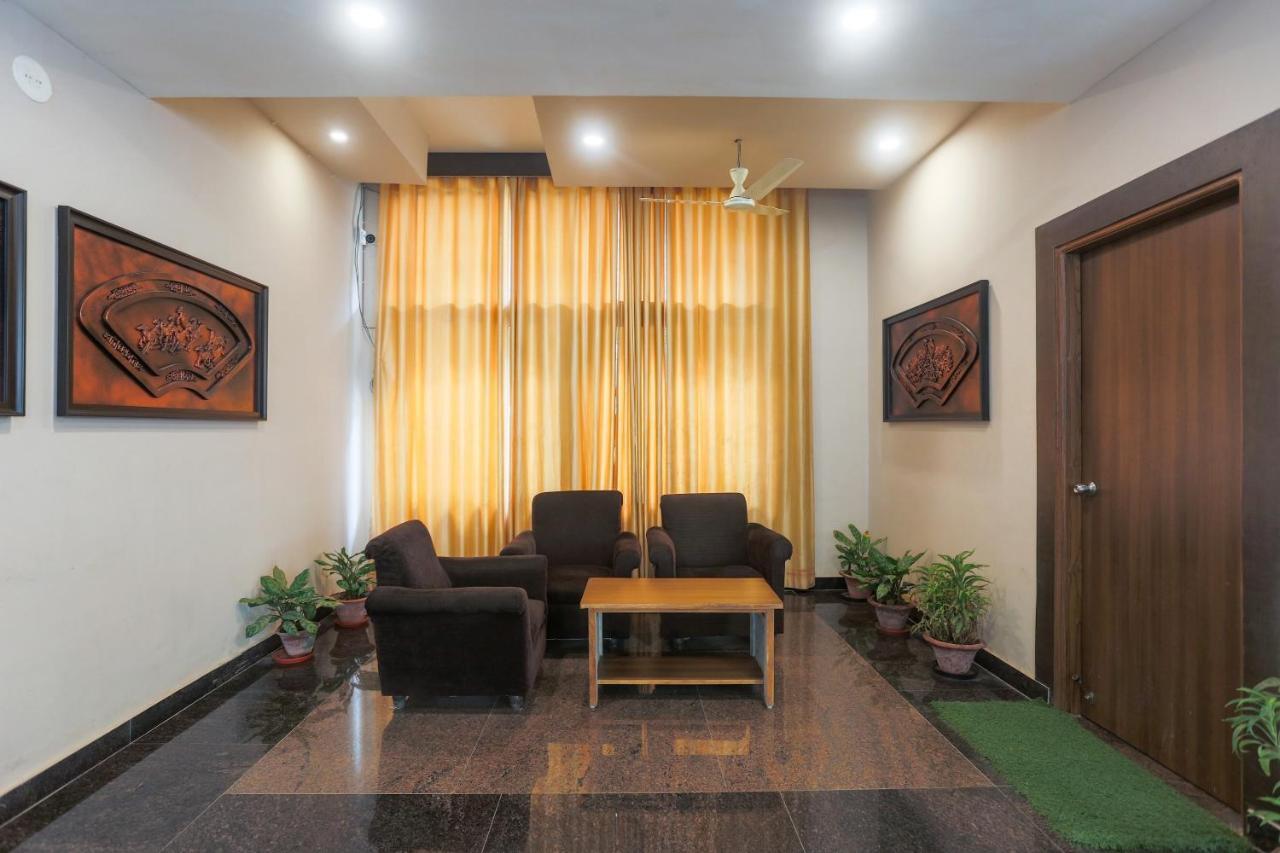 Oyo 61586 Hotel Narmada Bhavan プリ エクステリア 写真