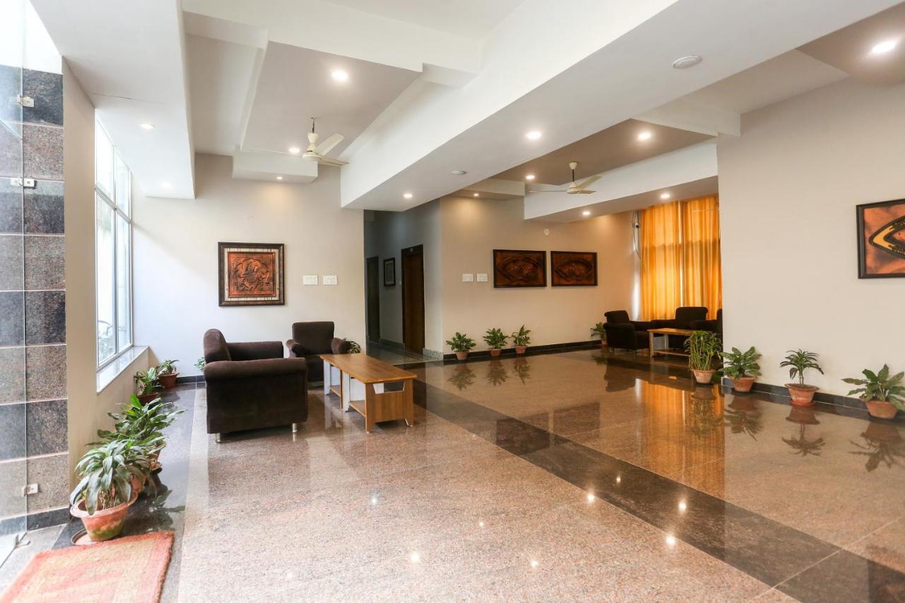 Oyo 61586 Hotel Narmada Bhavan プリ エクステリア 写真